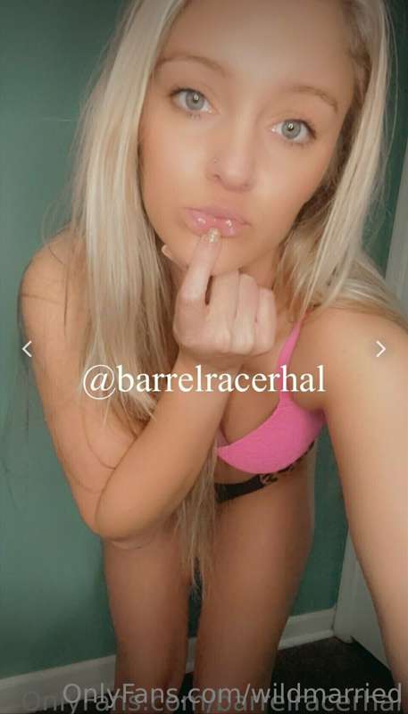 🔥 𝒞𝒽𝑒𝒸𝓀 𝑜𝓊𝓉 𝓉𝒽𝒾𝓈 𝑔𝒾𝓇𝓁 🔥

MILF ready to make your dreams cum ..