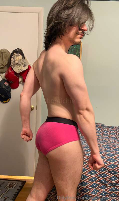 Just some booty pics and one with hole