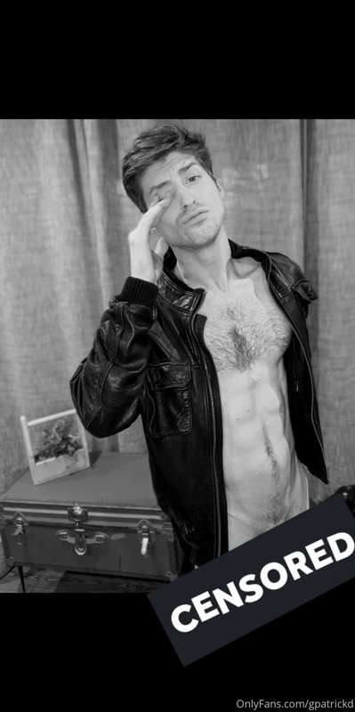 B&W or colored for this picture??
🔓 to see both uncensored i..