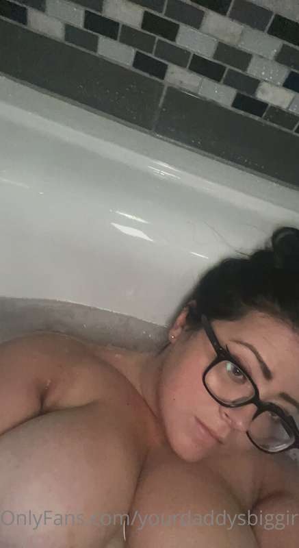 Take a bath with me 🧼🛁
