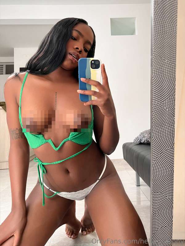 hellen_ebony