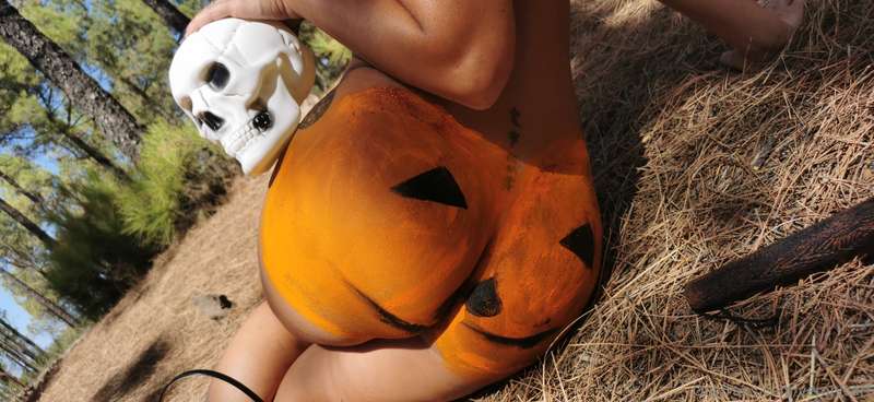 Visit my wall👀there are new promotions and offers⏳🎃🔥
