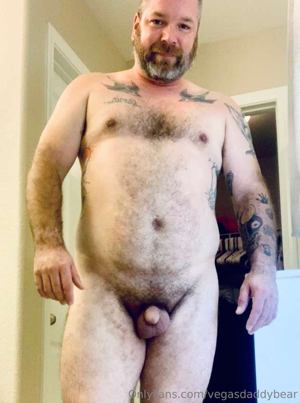 I wanna watch you bury your nose into dads dads bush