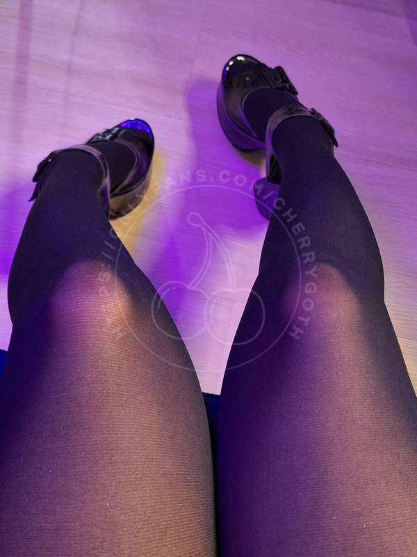 Nothing better than thick thighs in nylons, especially if th..
