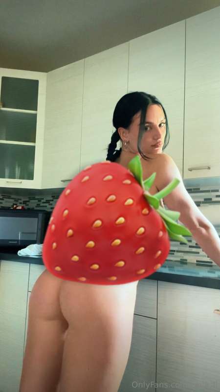 💦💦dinner's on the table...you want a bite?