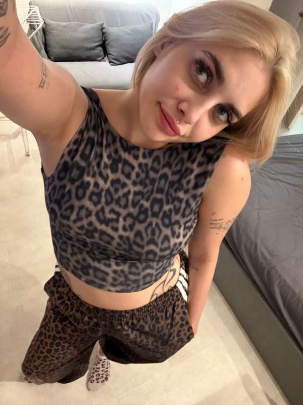 Today I wore my favorite top, the one that makes me feel a l..