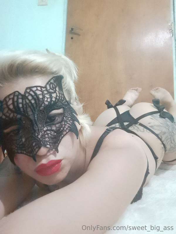 Hi babe! I was missing because a friend broke my cell phone,..