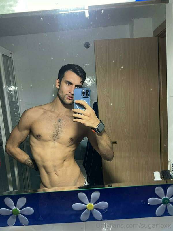 I wanna see you on knees sucking my dick ❤️