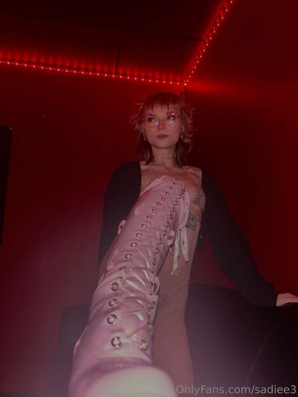 yourdarkomen image #2