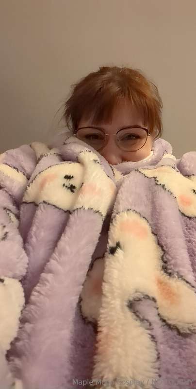 Just some glorious morning photos I send my boyfriend 💅 
Get..