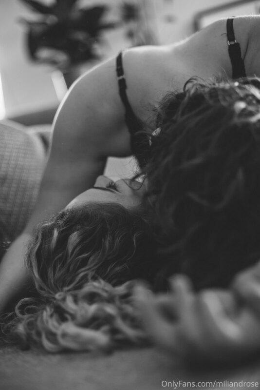 >>>> DM for custom content <<<