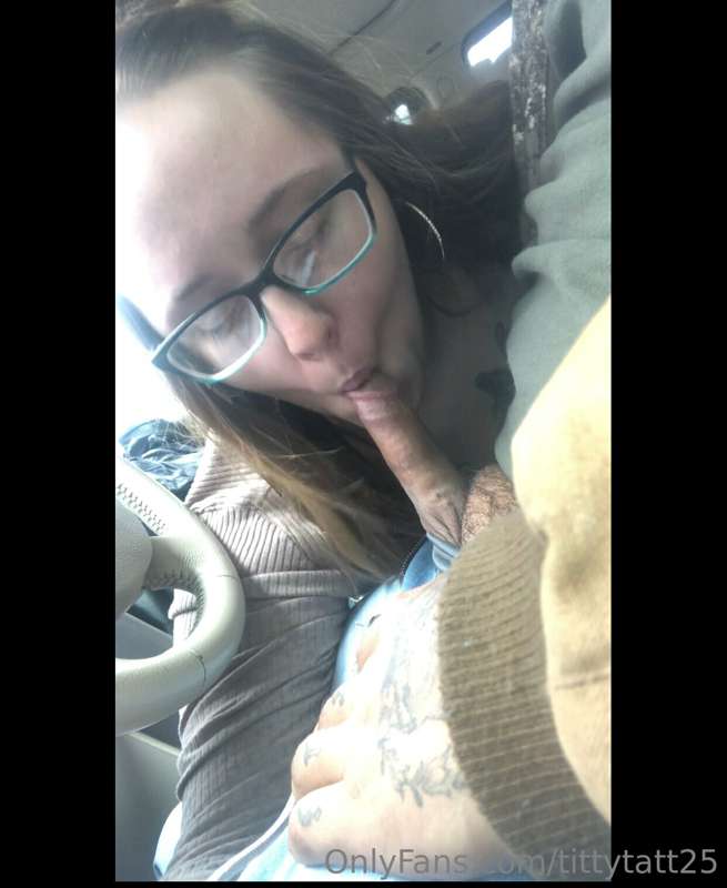 Watch me gobble & suck a juicy cock in the car. My favorite ..
