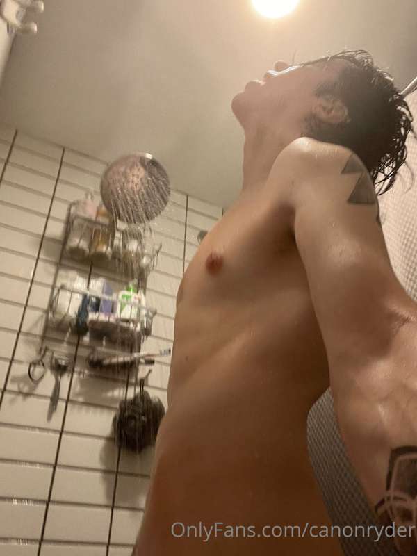 Would you take a shower or bath? With me ofc 😉