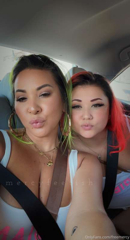 😱I had my first girl kisssss!! Watch me and @babyygirllola g..