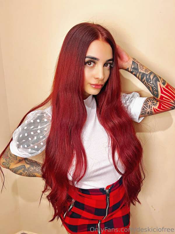 New hair , new Deskicio 😍🍒
Welcome year 2024 
I am ready for..