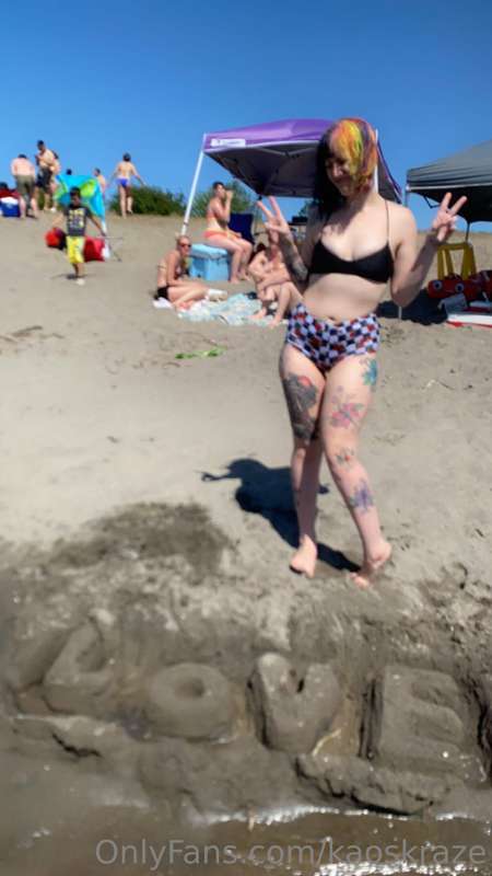 Did someone say beach day???