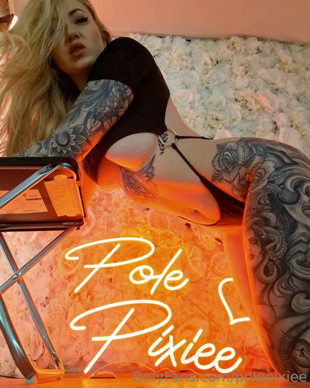 Happy International womans day to all my sexy bitches 😘