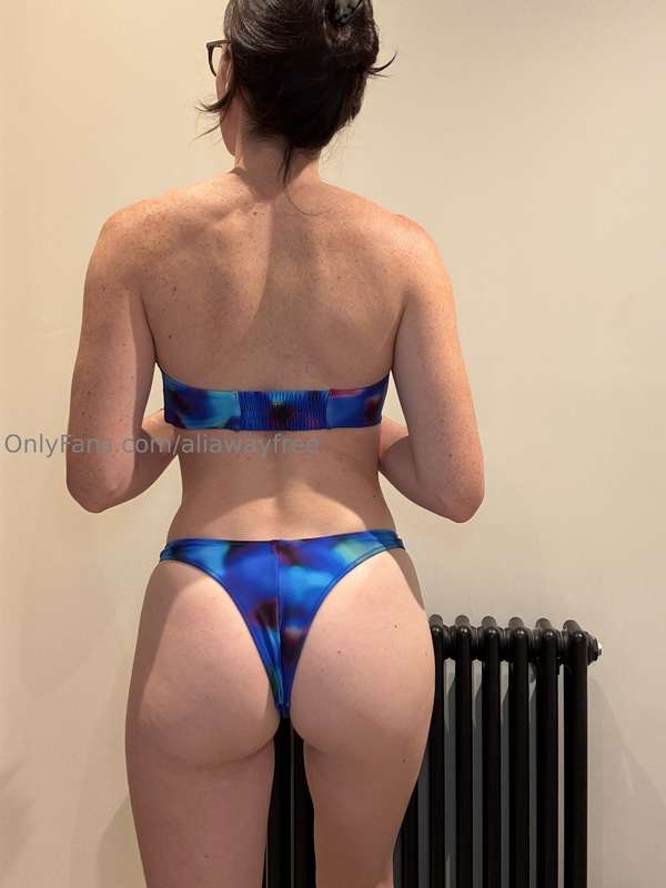 Are you a skimpy bikini fan or do you prefer seeing me in ti..