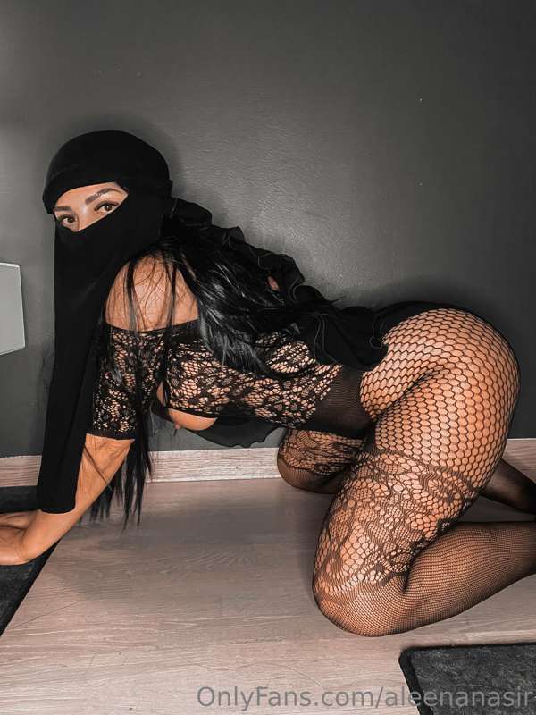Would you jerk off on my hijab ?💦🍆 🥺