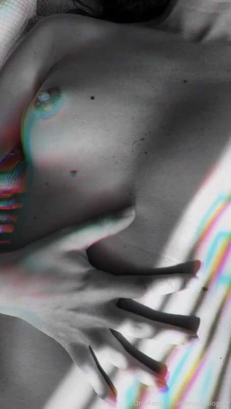 LIVESTREAMING a Conscious Self Touch Session over on my Patr..