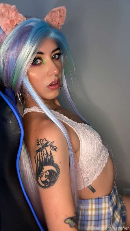 let me be your hot gamer girlfriend ✨