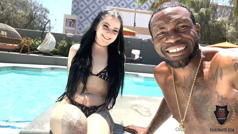 I found a bad lil goth by the water. This girl was just aski..