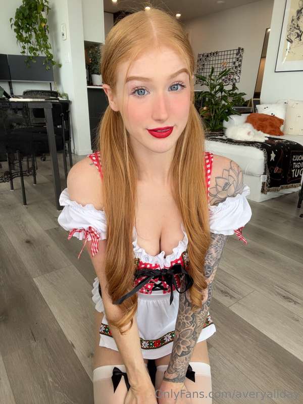 Wanna check out more cosplays? Go to @averyyskye to check th..