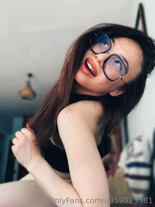 I spread my legs for you.👌👌