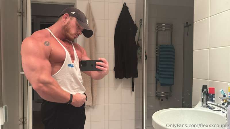 flexxxcouple
