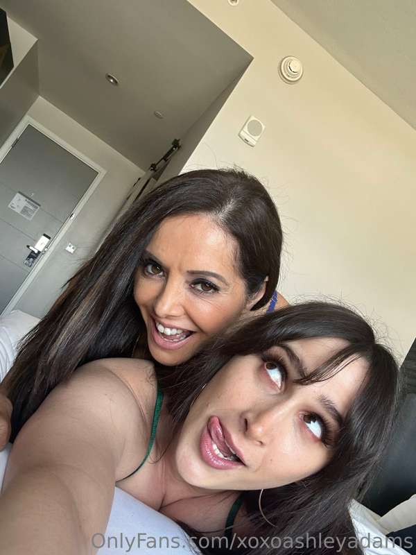 Foto 187 de Ashley Adams en Tocromo