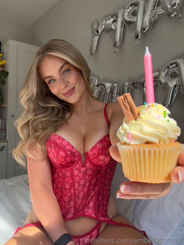 It's my birthdaaaay🎉🎂 Anyone who wants to treat me today... ..