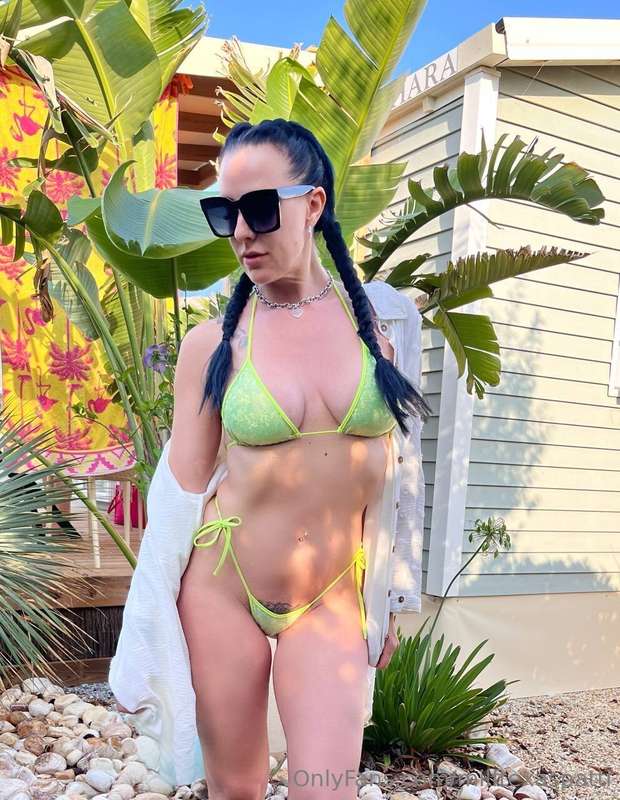 I think this is my new favorite bikini, what do you think of..