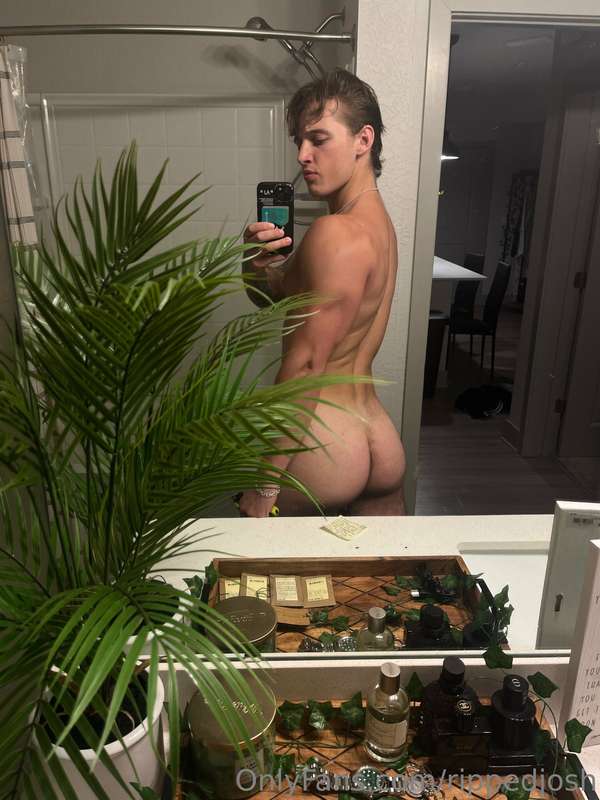 Your favorite ass from the movie hairspray ❤️😂