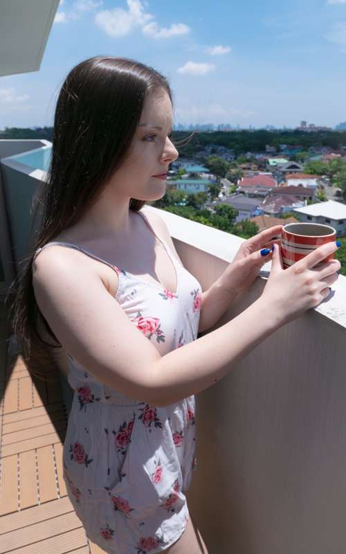Who's up for some coffee & sun? ☕🌞