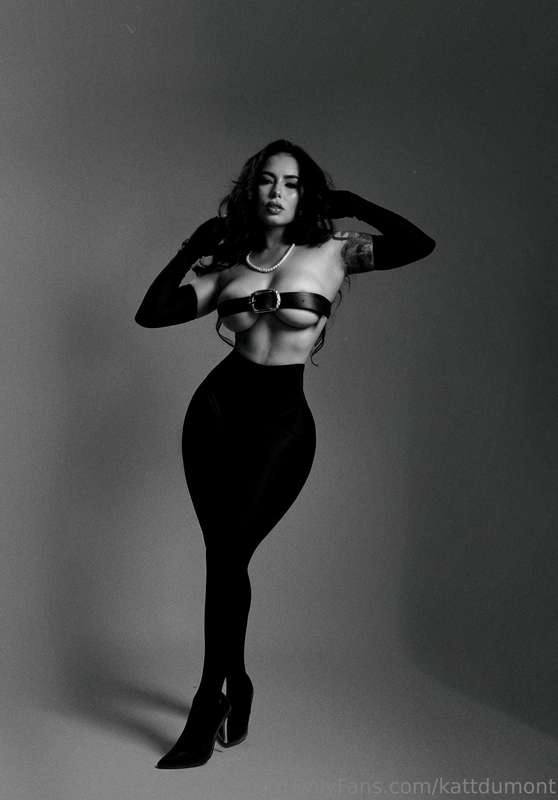Must be love on the brain 🖤