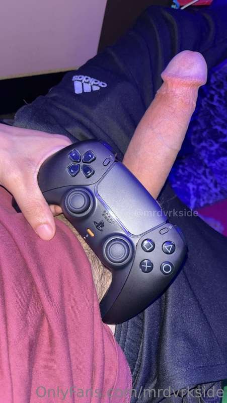 Who wants to play? 👀🍆🎮