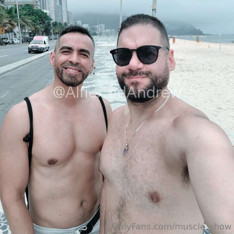 Follow my friends @AlfieAndAndrew🎂Andrew birthday🎉 with a 🤯 ..
