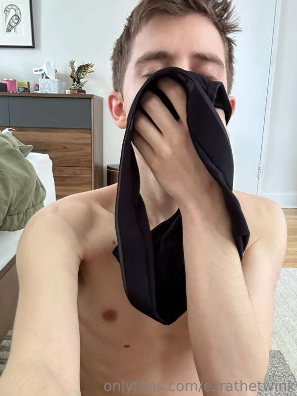 ezrathetwinkfree