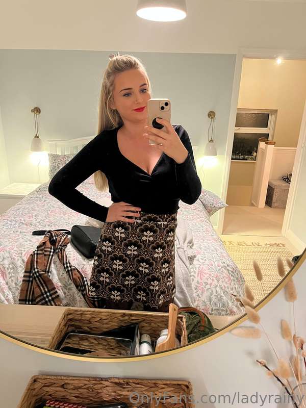 Hey 👋🏻 I’m back after a small break 😍 tip me for a surprise ..