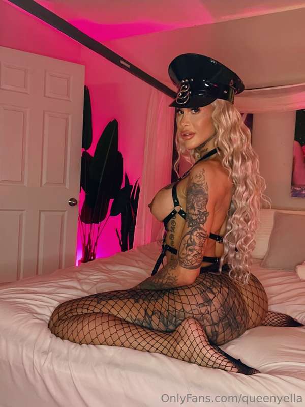 Rock star fuck toy 🐝🐝 photo dump 😈