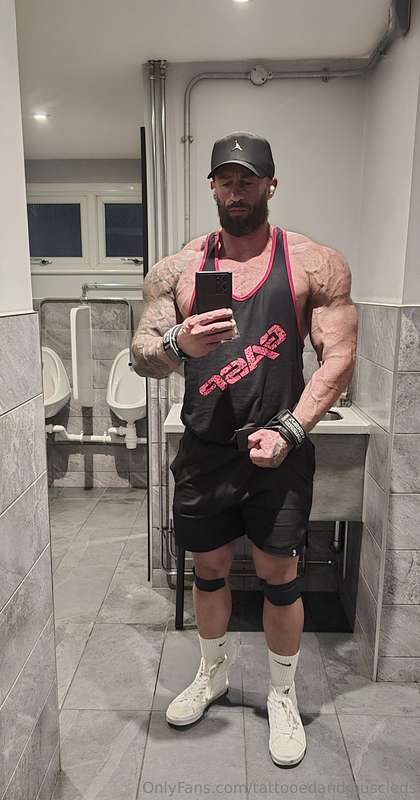 tattooedandmuscleds