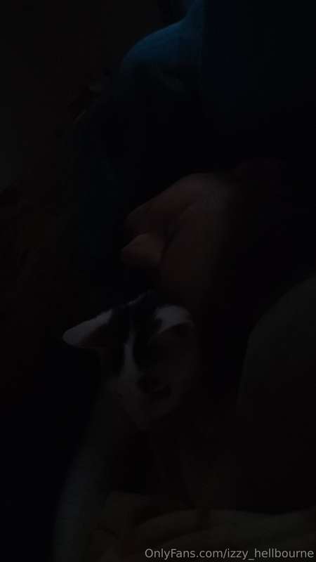 izzy_hellbourne image #4