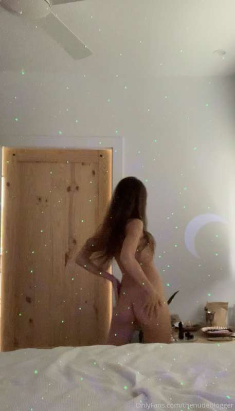 LIVESTREAMING an Intuitive Dance Session on my Patreon tomor..