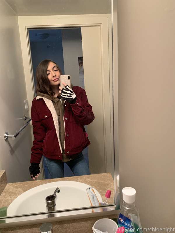 Mirror pics!!! 😌