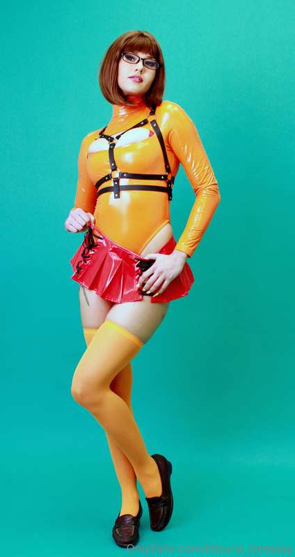 APRIL OnlyFans EXCLUSIVES! Sexy Velma 😍✨Loved wearing this c..
