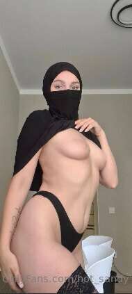 MUSLIM NAUGHTY GIRL🧕🏻🔥
FREE SUBSCRIPTION🥵
VERY big ass😏
@dil..