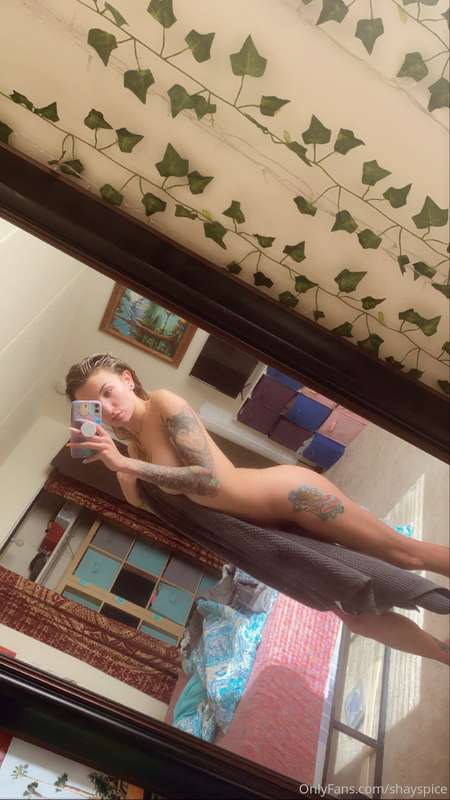 Should I take more mirror selfies? 😈😉