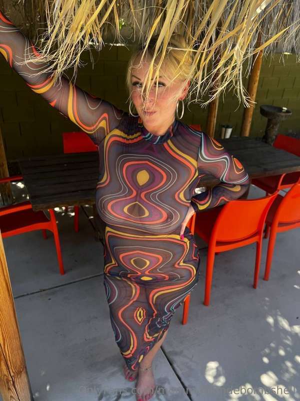 mommablondebombshell