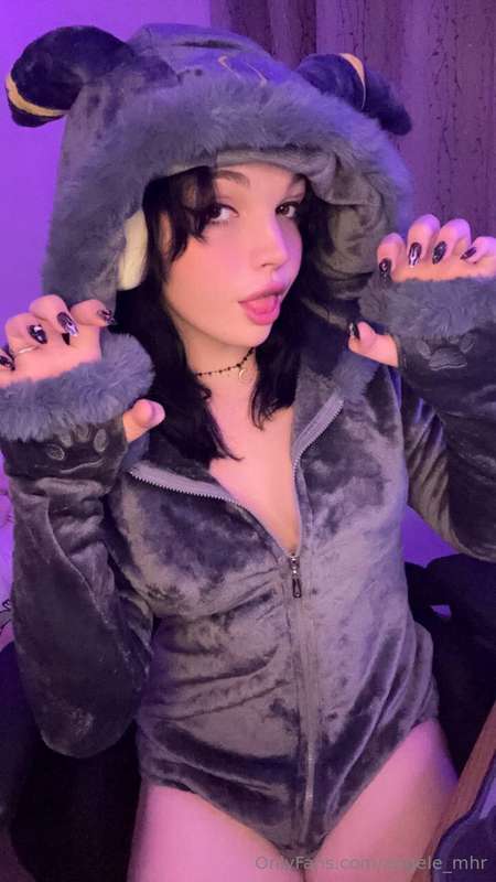 What do you think of my outfit? 🔥