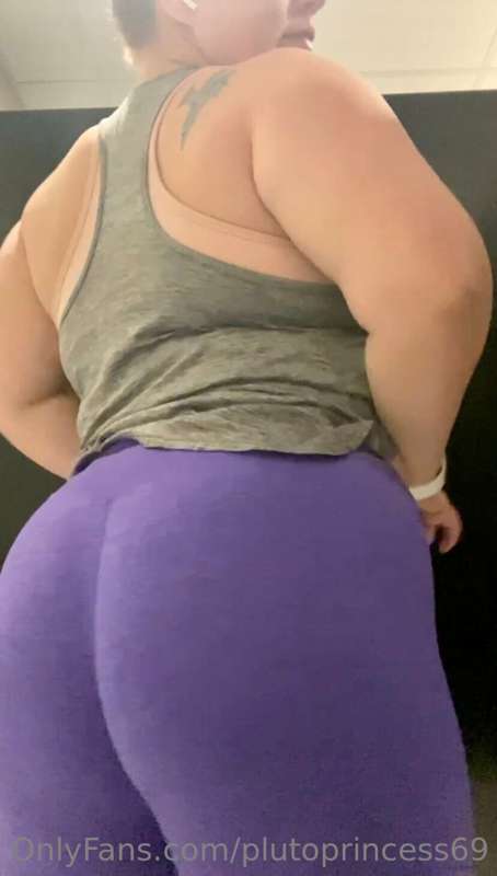 POV: your girlfriend is a secret slut at the gym